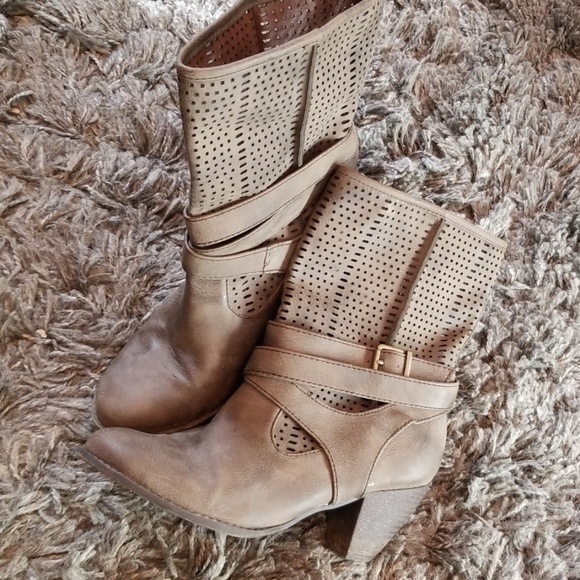 Bke sole booties - Picture 2 of 2